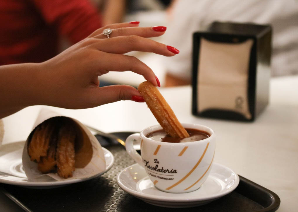 Chocolate y Churros_Best things for foodies in Barcelona_Lifestyle Enthusiast Blog guide